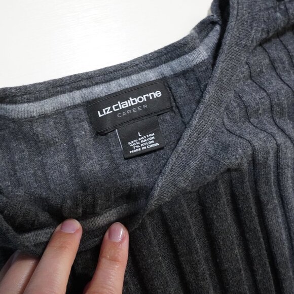 Liz Claiborne Large Knit Sweater - Picture 3 of 8